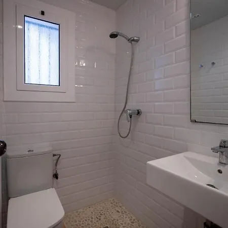 Apartment At503 Ground Floor & Pool, 15min Walk Away *