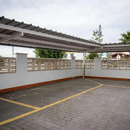 At503 Ground Floor & Pool, 15min Walk Away Apartment *