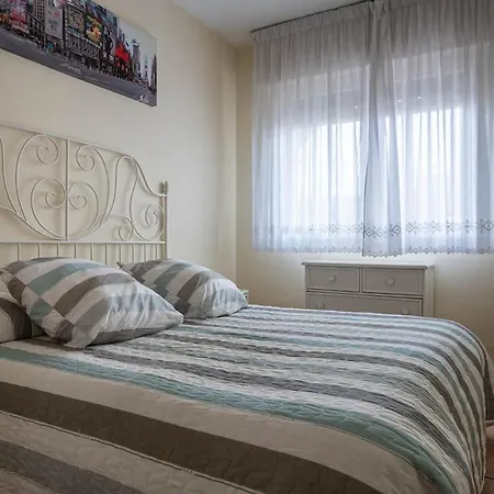 Apartment At503 Ground Floor & Pool, 15min Walk Away