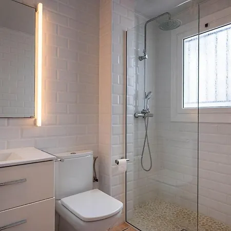 At503 Ground Floor & Pool, 15min Walk Away Apartment *