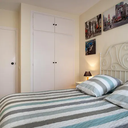 Apartment At503 Ground Floor & Pool, 15min Walk Away
